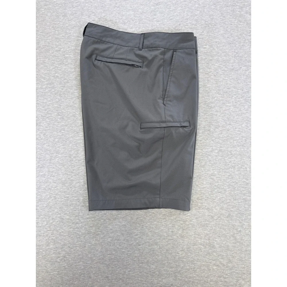Claiborne Mens Gray Performance Golf Shorts Size 34 Stretch Flat Front Utility